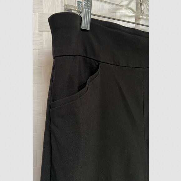 Chico's Perfect Stretch Capri Black Pants Size 2.5 - Picture 2 of 6